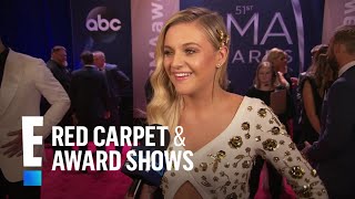 Kelsea Ballerini Shares Wedding Update At 2017 Cmas  E Red Carpet U0026 Award Shows