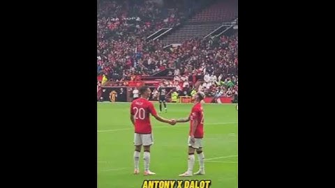 những kiểu ăn mừng đôi của các cầu thủ