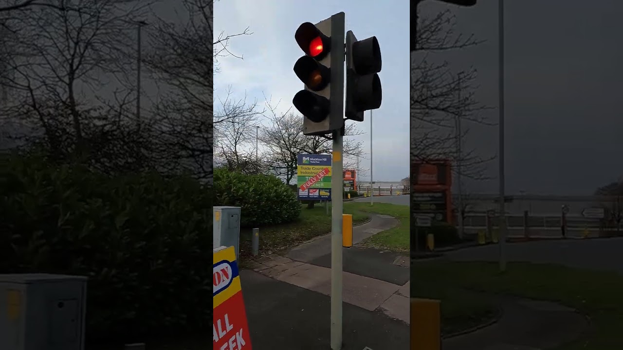 Halesowen: Mucklow Hill A458, Plessey Automation& PEEK Elite Traffic Lights Pelican Crossing
