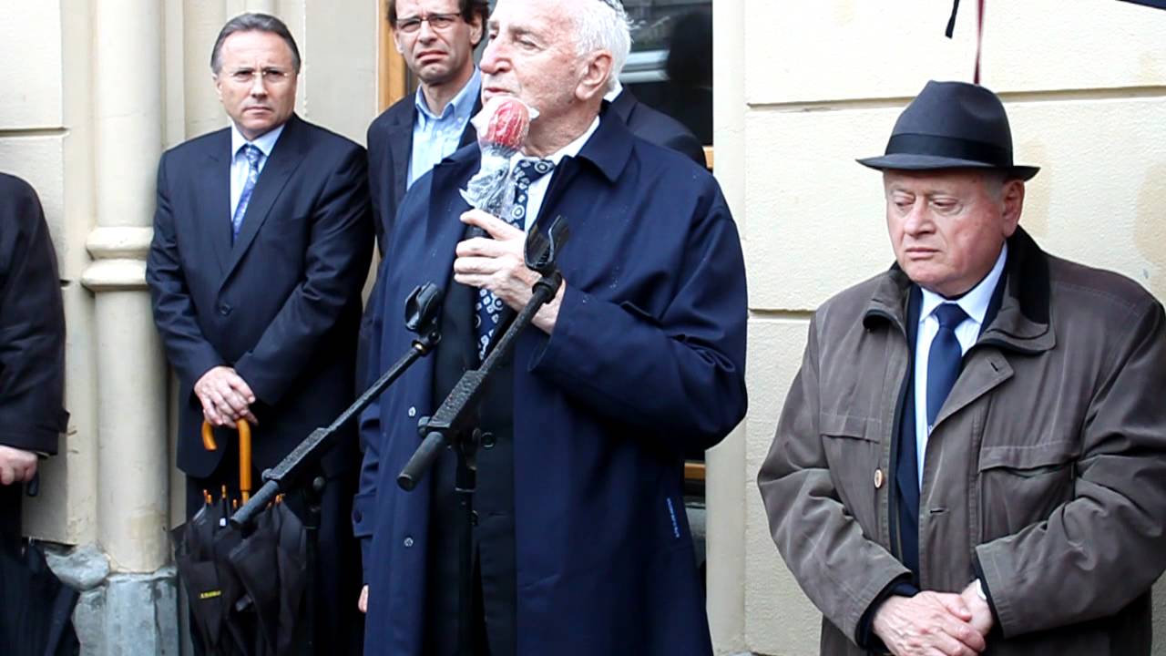 Marturia unui supravietuitor al pogromului anti-evreiesc din Iasi newspaper mockup