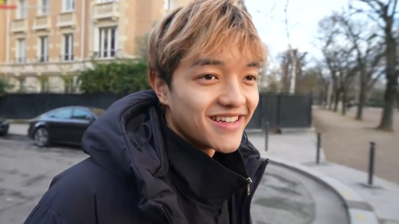 Jason Goes LIVE In Paris!