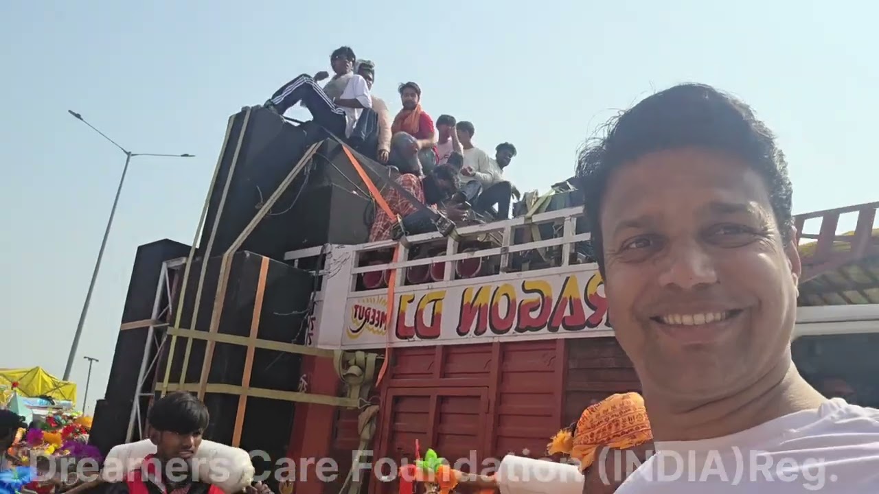 Dreamers care foundation (INDIA)Reg. के द्वारा रुद्रपुर में महाशिवरात्रि पर भक्तों की सेवा की 