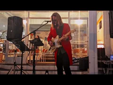 Bluesy trip hop