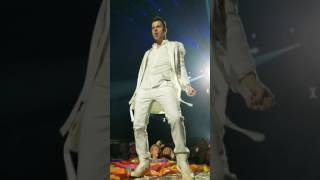 Jordan Knight Step by Step dance front row