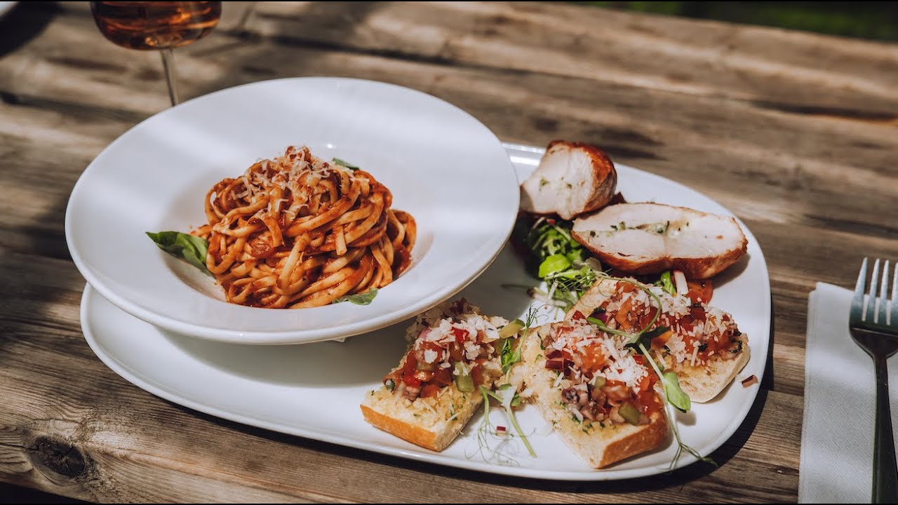 The Blacksmith's Arms // Country Pub & Restaurant