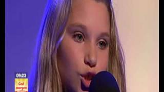 Nora Foss Al-Jabri (11) singing Hallelujah - Live