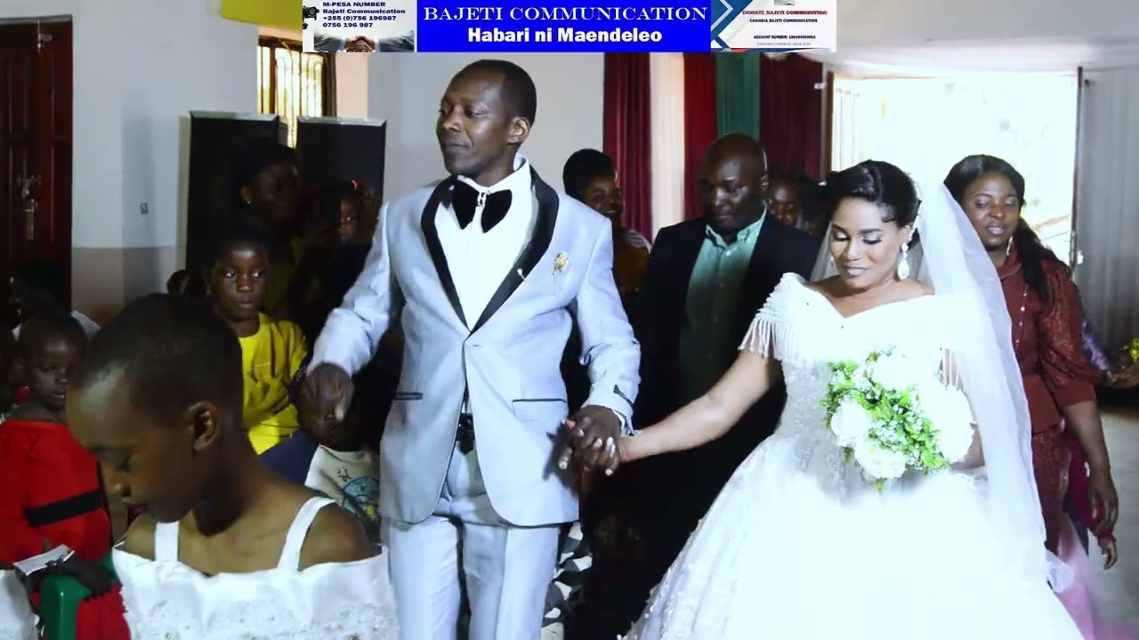 MTAYARISHAJI WA MUZIKI WA INJILI TANZANIA AFUNGA NDOA AKISIFU UTUMISHI WA BAZOLO MTUMISHI WA MUNGU