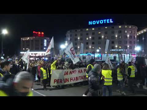 Multitudinària manifestació a Andorra per un habitatge digne