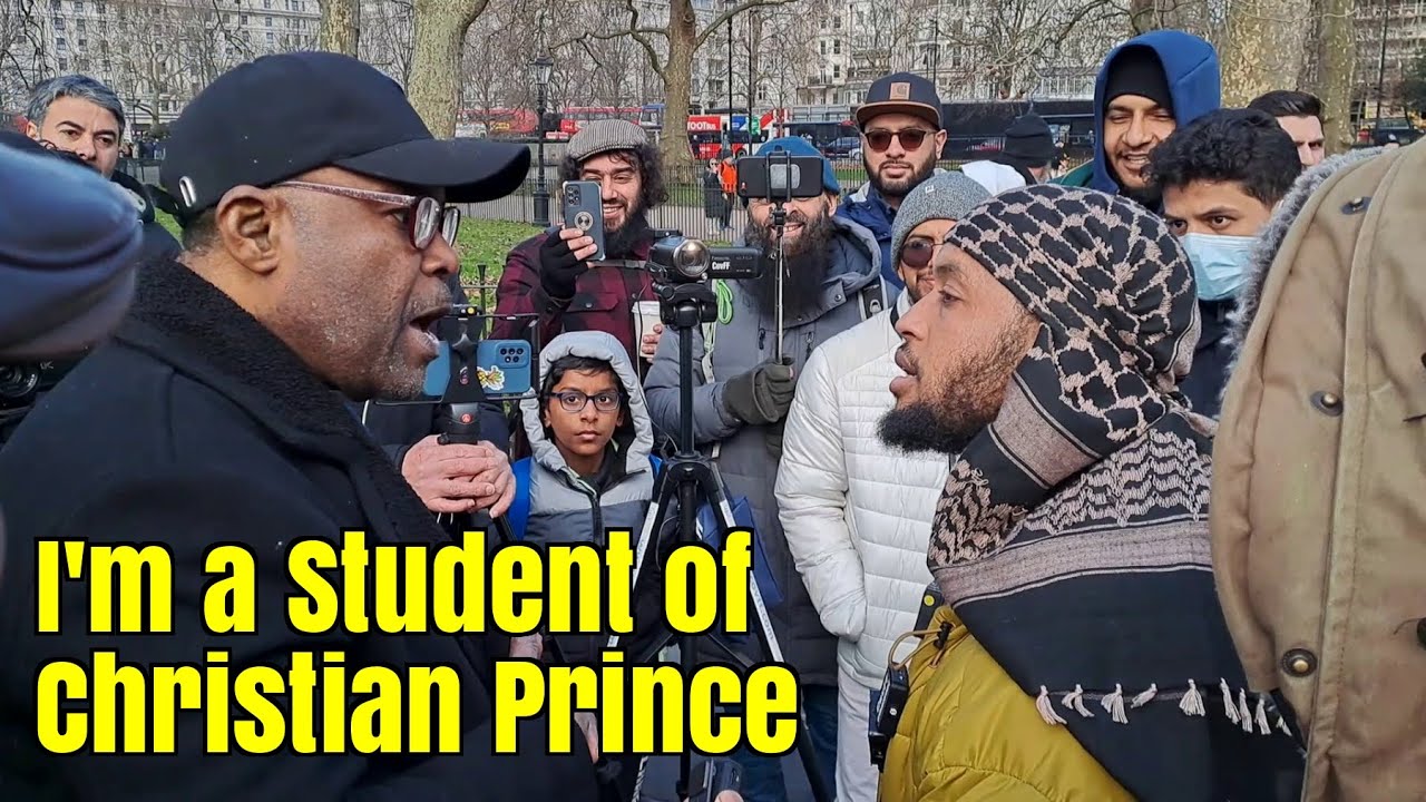 Speakers Corner - a Christian brings Christian Prince Teachings to the Park - Siraaj had No Answers