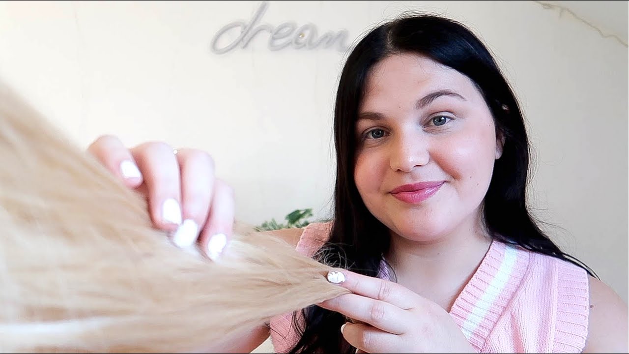 ASMR POV : la fille au fond de la classe joue avec tes cheveux blonds