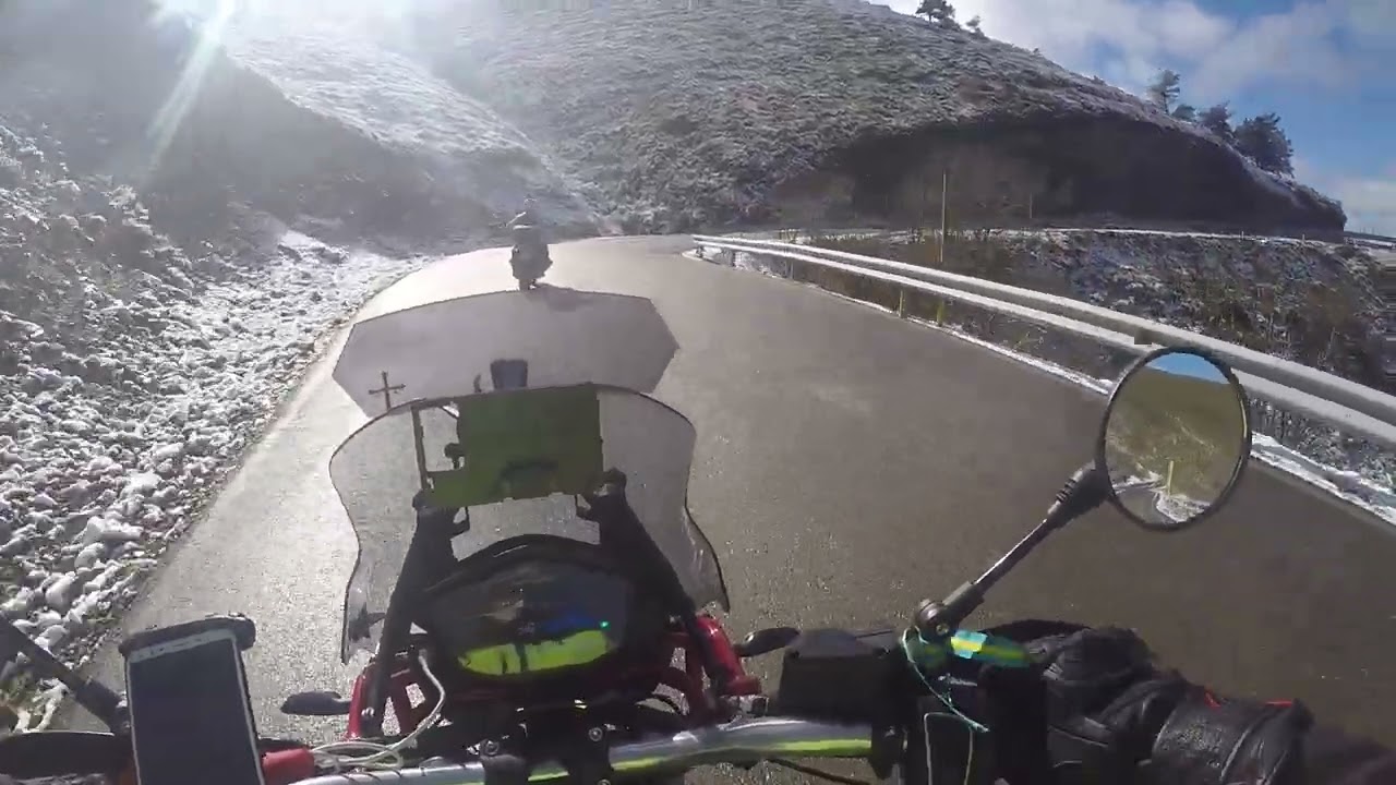 Tramo Collado de Santiellos 991 metros Alto de la Marta 1105 metros. (Moto Guzzi V85tt) ASTURIAS