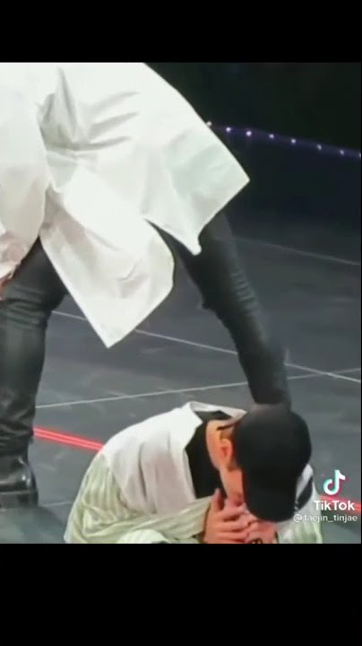 Remember when Taejin had a fight and had a perform 😢😢