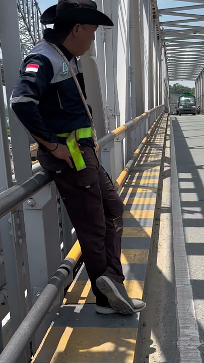 Pemeriksaan jembatan mahakam #insightikn #creativewriting #civilengineering #storywa #bridge