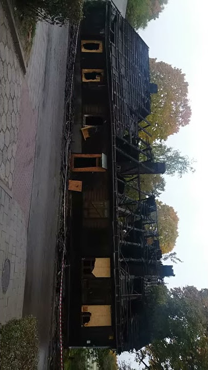 Bialystok pali sie stary budynek dzien po