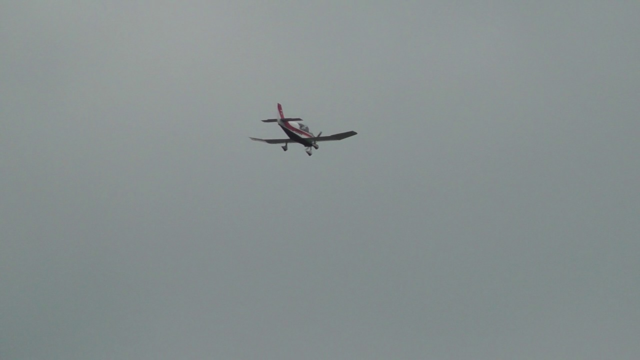 einmotorige Propellermaschine über Solingen 18.06.2017