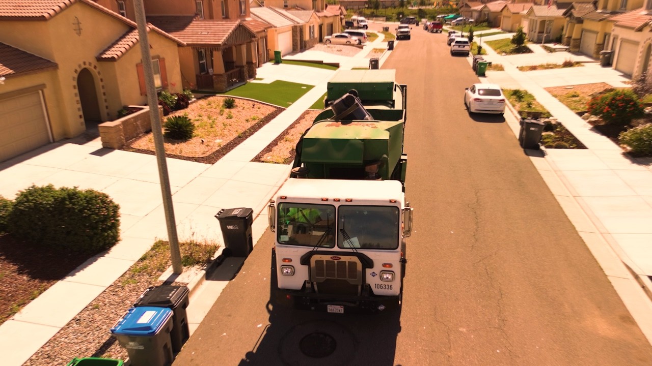 WM Amrep Collecting Recycle (Drone View!)