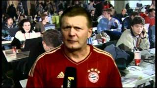 Doppelpass - Schwarz weiß  (  FC Bayern Ultras haben ein 5 Zentimeter großes Gehirn )