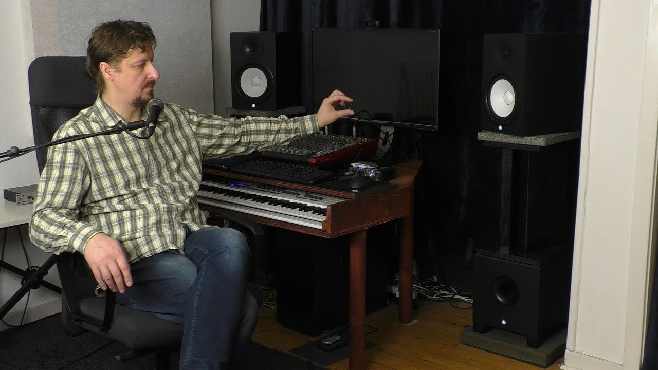 Почему два сабвуфера - Как расположить - Стойки своими руками - YouTube