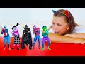 쿠키을 먹으면 슈퍼히어로 신나게 춤을 춘다고? | Superheroes Dance with Adriana and Ali