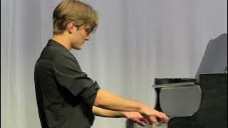 Liebastraum No.3 played infront of my school 