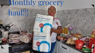 Grocery shopping on a budget for a family of 4 | Money saving tips and affordable groceries