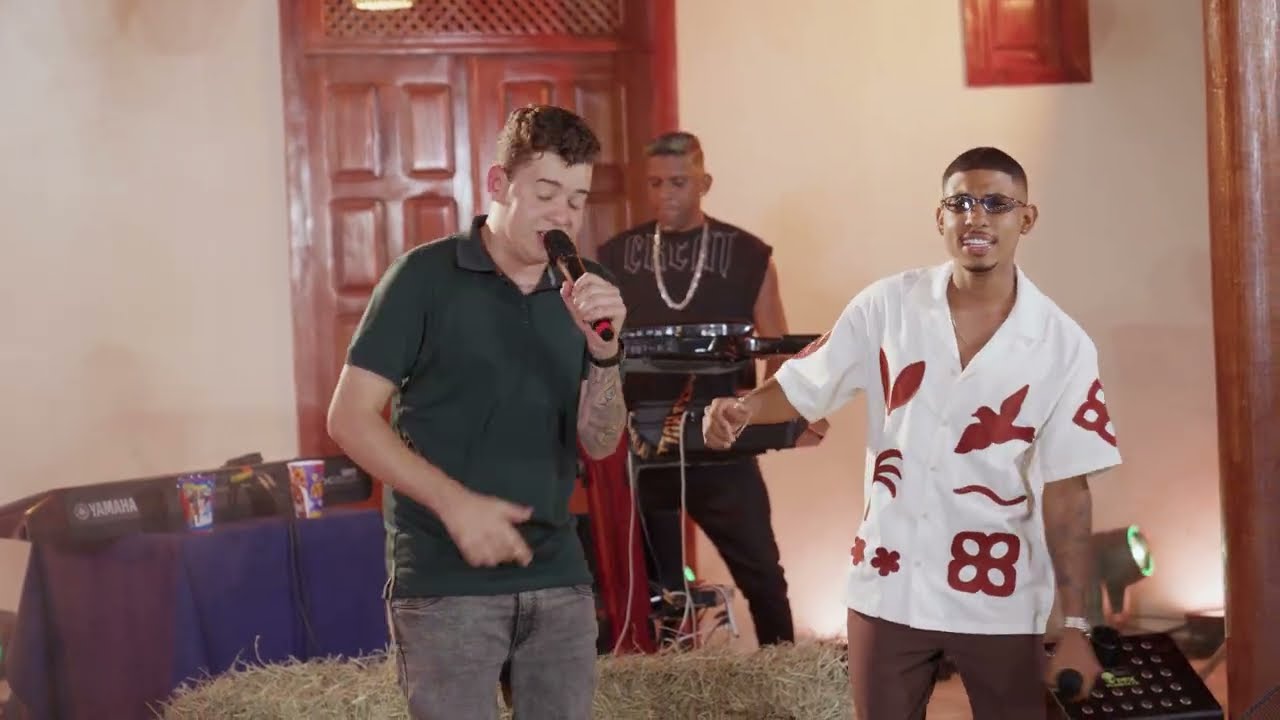 Mala - Alvinho e Ray Lucca (Arraiá do Brega) auf YouTube ansehen Mala - Alvinho e Ray Lucca (Arraiá do Brega) auf YouTube ansehen