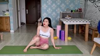1 minute Morning Yoga Routine | Full Body Yoga Flow - 16