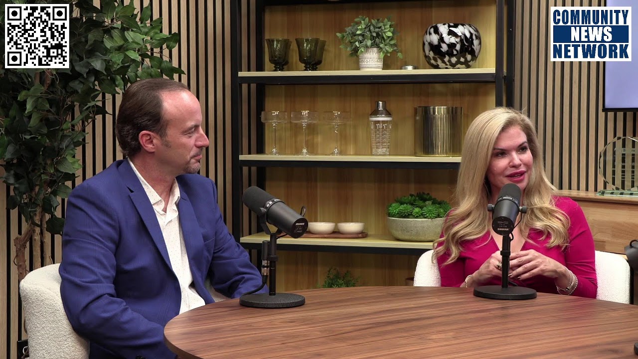 Мобильность имеет значение: с гостями, Элис Браво, председателем GMCC, и Хавьером Бустаманте, пом...