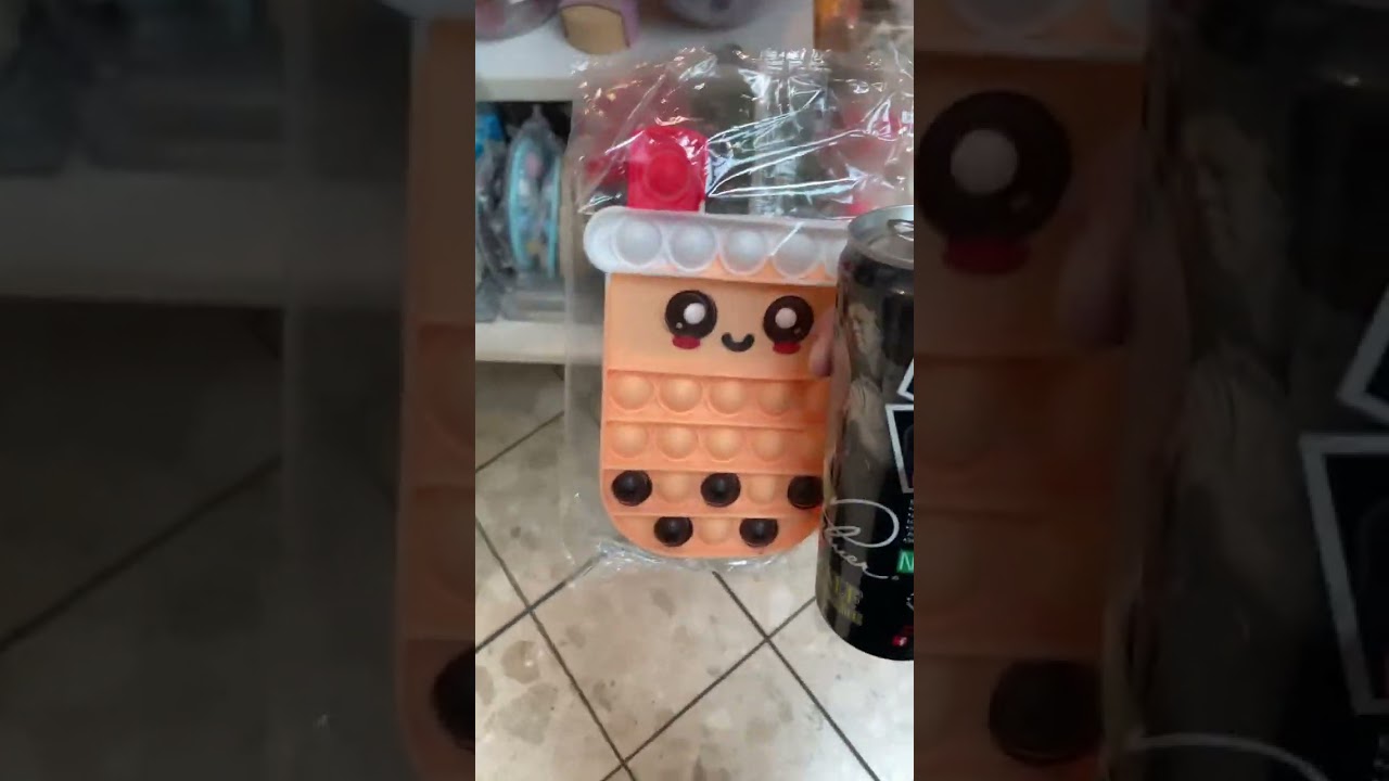 WHY IS EVERYTHING CLOSED AT THE MALL 😭