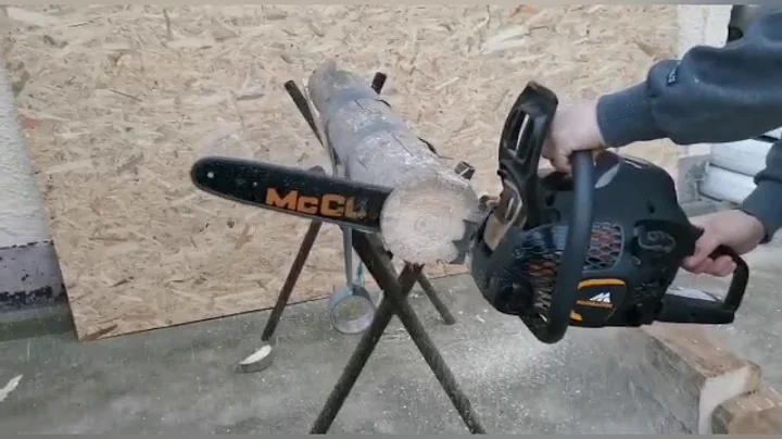 McCulloch CS 42S Chainsaw (cold start and a few cuts