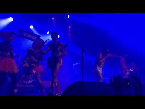 Ca va chier au 78 ans de rock'n'roll à l'Alhambra le 02 12.2022 (nelie the elephant)