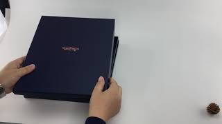 T-shirt packaging box