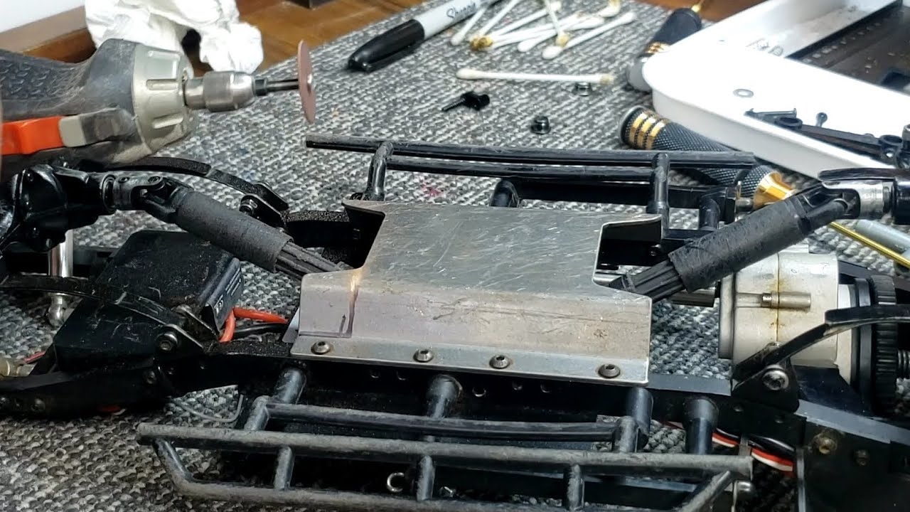 Rc4wd AntiWrap bar/A&M skid plate fitment