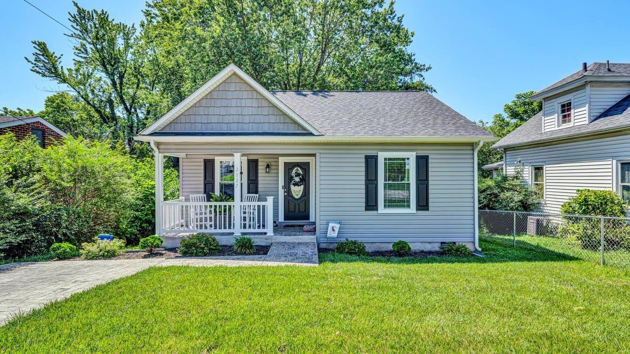 2027 Clinton Ave SE, Roanoke, VA