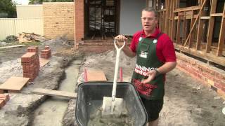 How To Mix Mortar - DIY At Bunnings