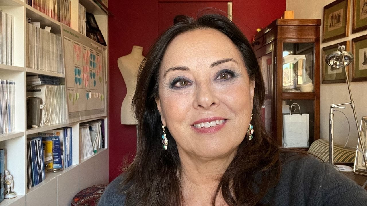 TRUCCO OCCHI OMBRETTO BLU DONNE MATURE