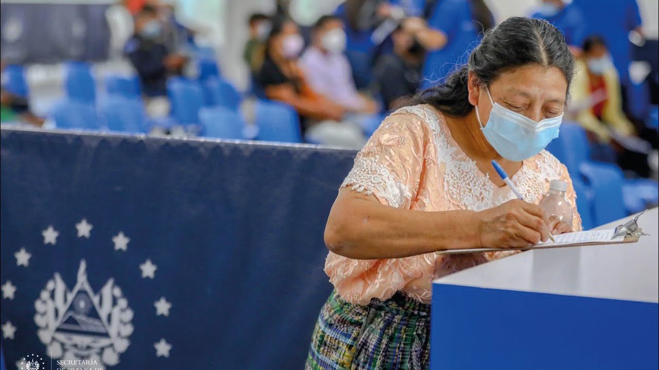 MINSAL realiza vacunación contra el COVID-19