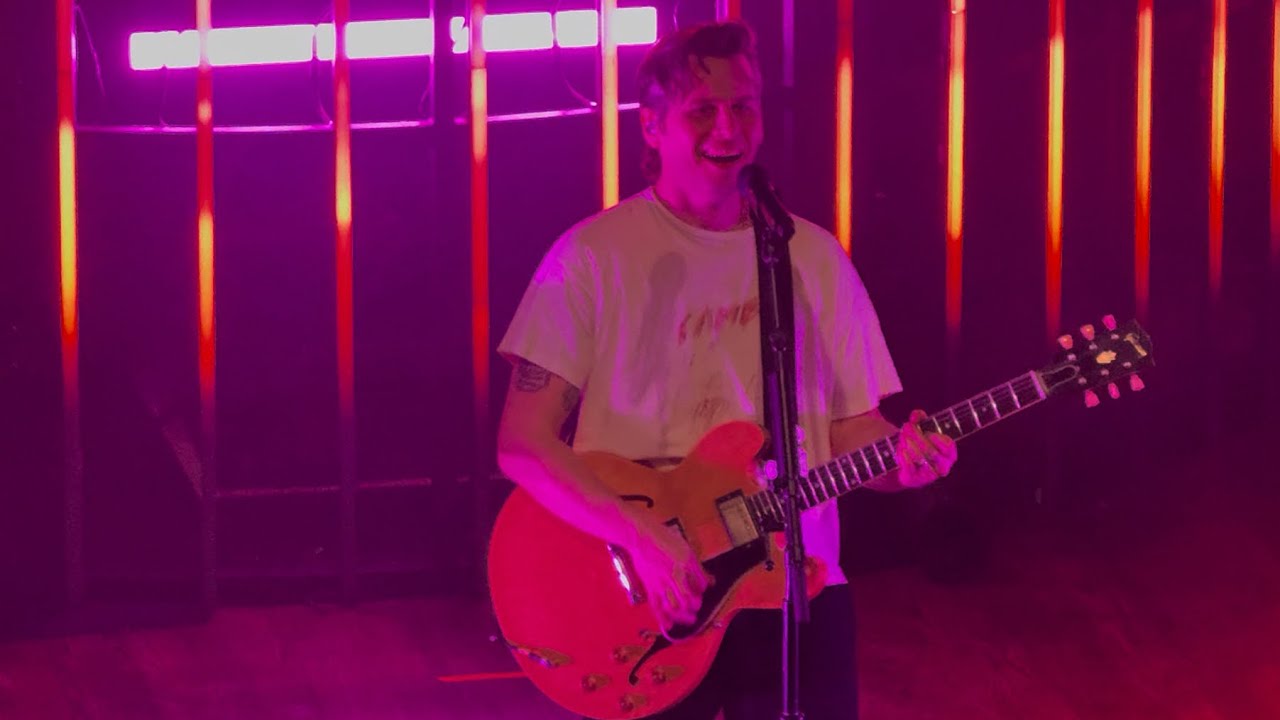 FOSTER THE PEOPLE Don't Stop (Color on the Walls) Live