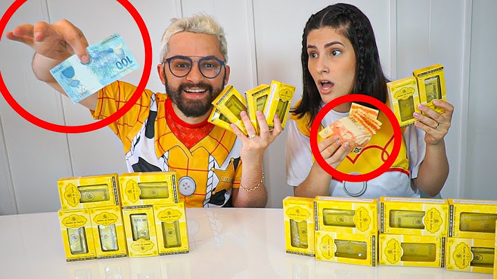 ABRINDO SABONETES QUE VEM DINHEIRO DENTRO!! *DUELO DE CASAL* (banho da sorte)