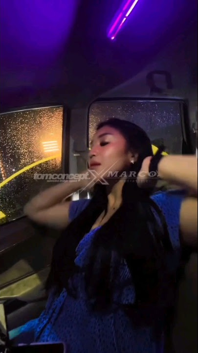 avanza dinaikin cewek sexy!
