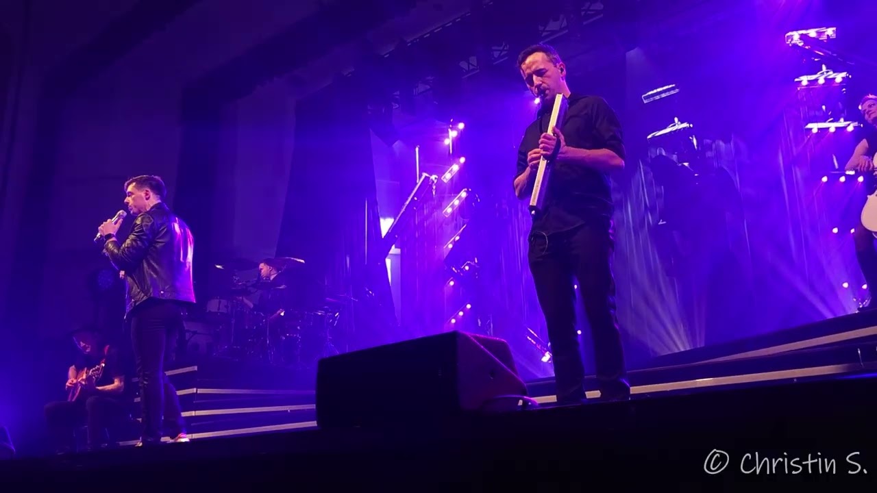 The Dark Tenor - You raise me up