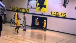 DeAaron Fox two hand dunk