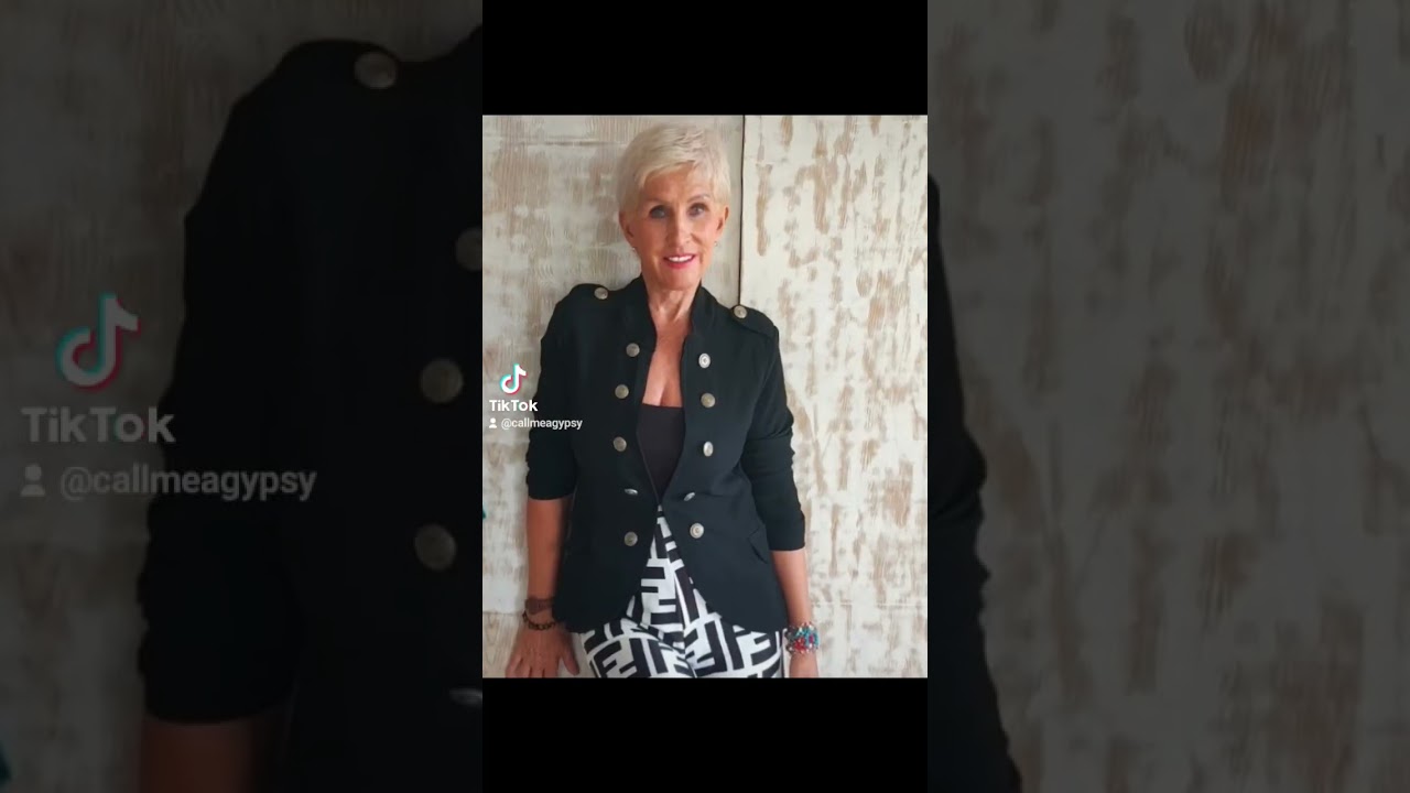 Only 8 pairs of these limited edition Fendi fabric plazzo pants available. 