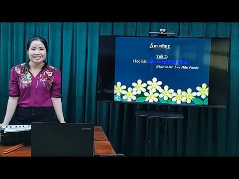 Video Âm nhạc lớp 5, tuần 2, Học bài hát Reo vang bình minh,... - YouTube