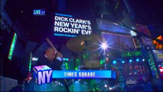 Pitbull - Give Me Everything @ Times Square - NYC