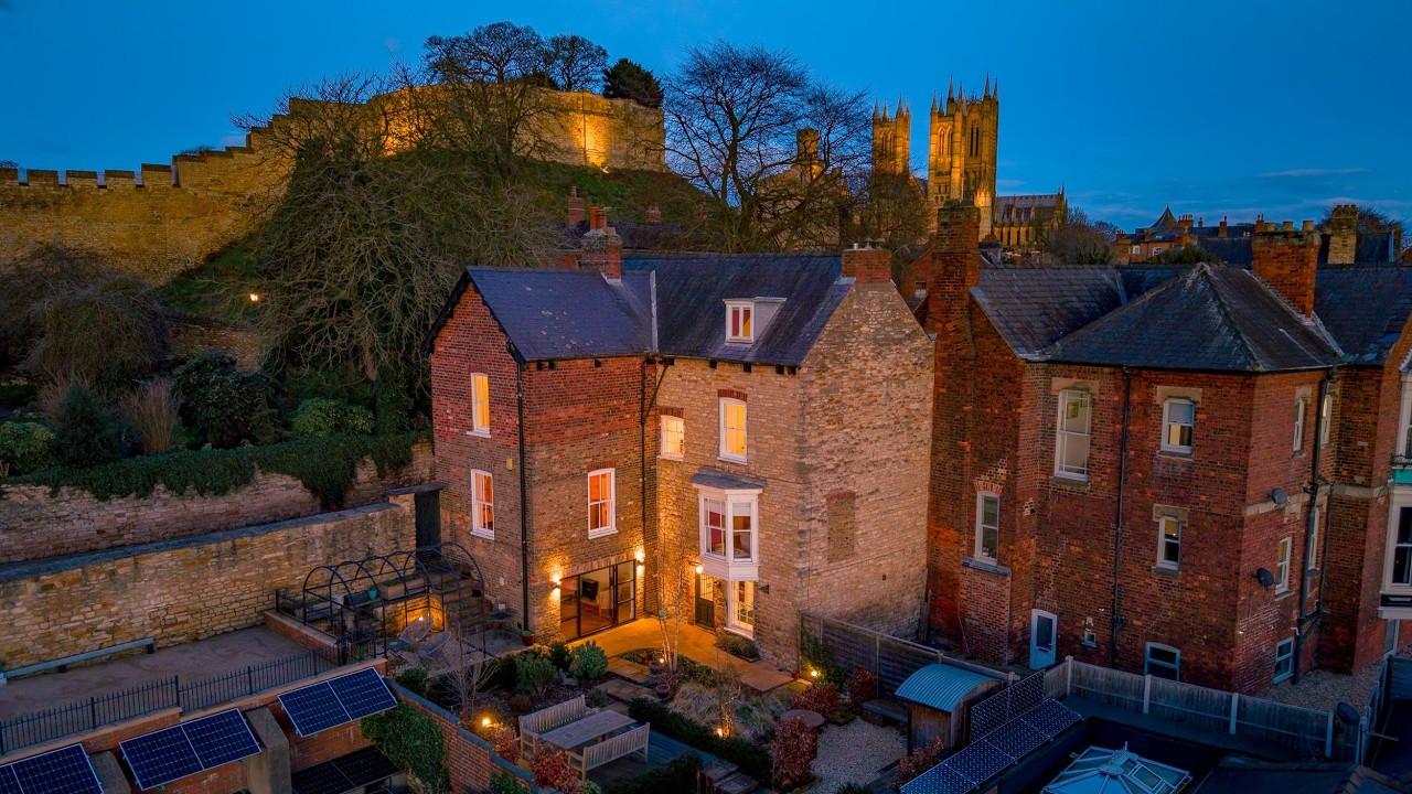 West Castle House, Drury Lane, Lincoln – Located in Lincoln’s Prestigious Cathedral Quarter