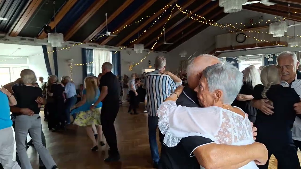 Martinez-Iggesunds Folkets Hus. 25-09-10. 1*