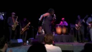 Sharon Jones And The Dap Kings - When I Come Home (Live At The Jefferson Theater)