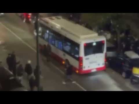 Napoli. Vomero, accoltellata donna su un pullman, arrestato l'aggressore