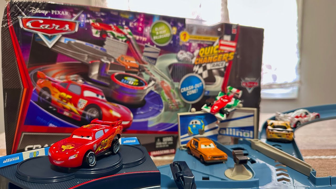 ディズニー カーズ クラッシュ N チェンジ スピードウェイ トラックセット 2012 Crash N' Change Speedway Track Set Unboxing & Run — Cars 2